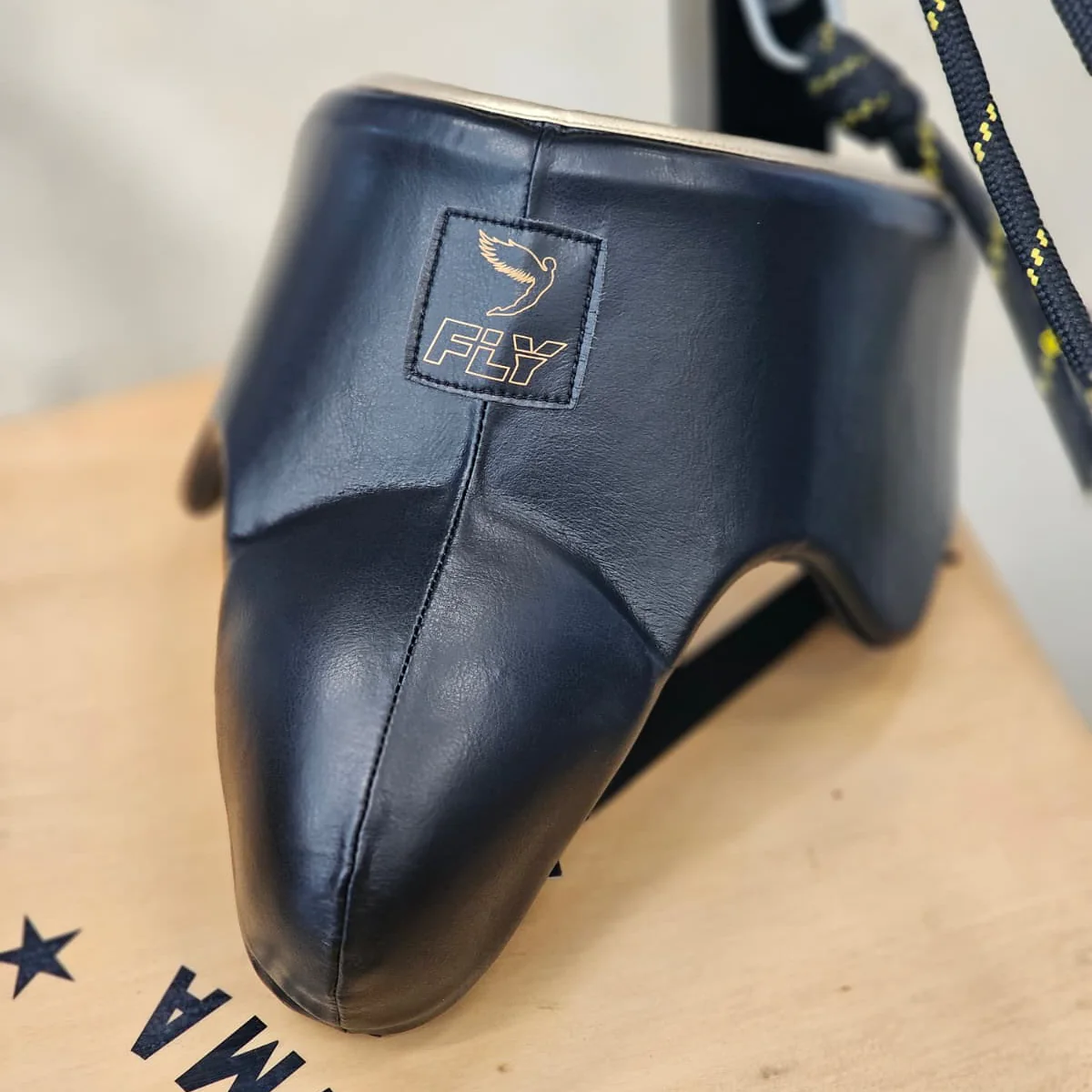 FLY CUP BOXING WRAITH X BLACK/GOLD - Image 2