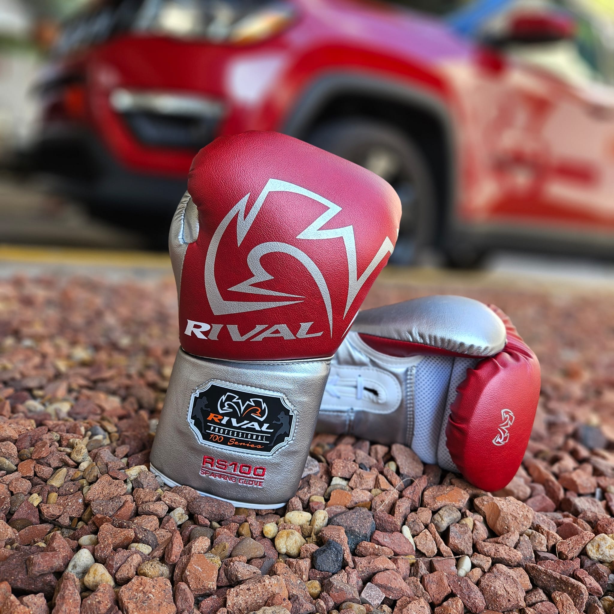RIVAL GLOVES LACE RS100 LIMITED EDITION RED/SILVER - Image 2