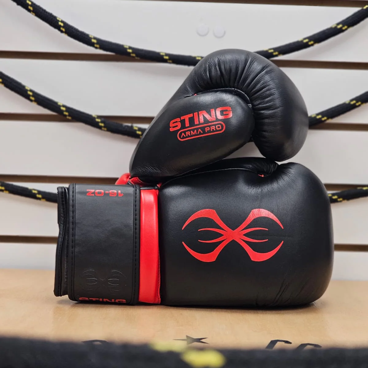 STING BOXING GLOVES ARMAPRO LEATHER HOOK LOOP BLACK RED - Image 2