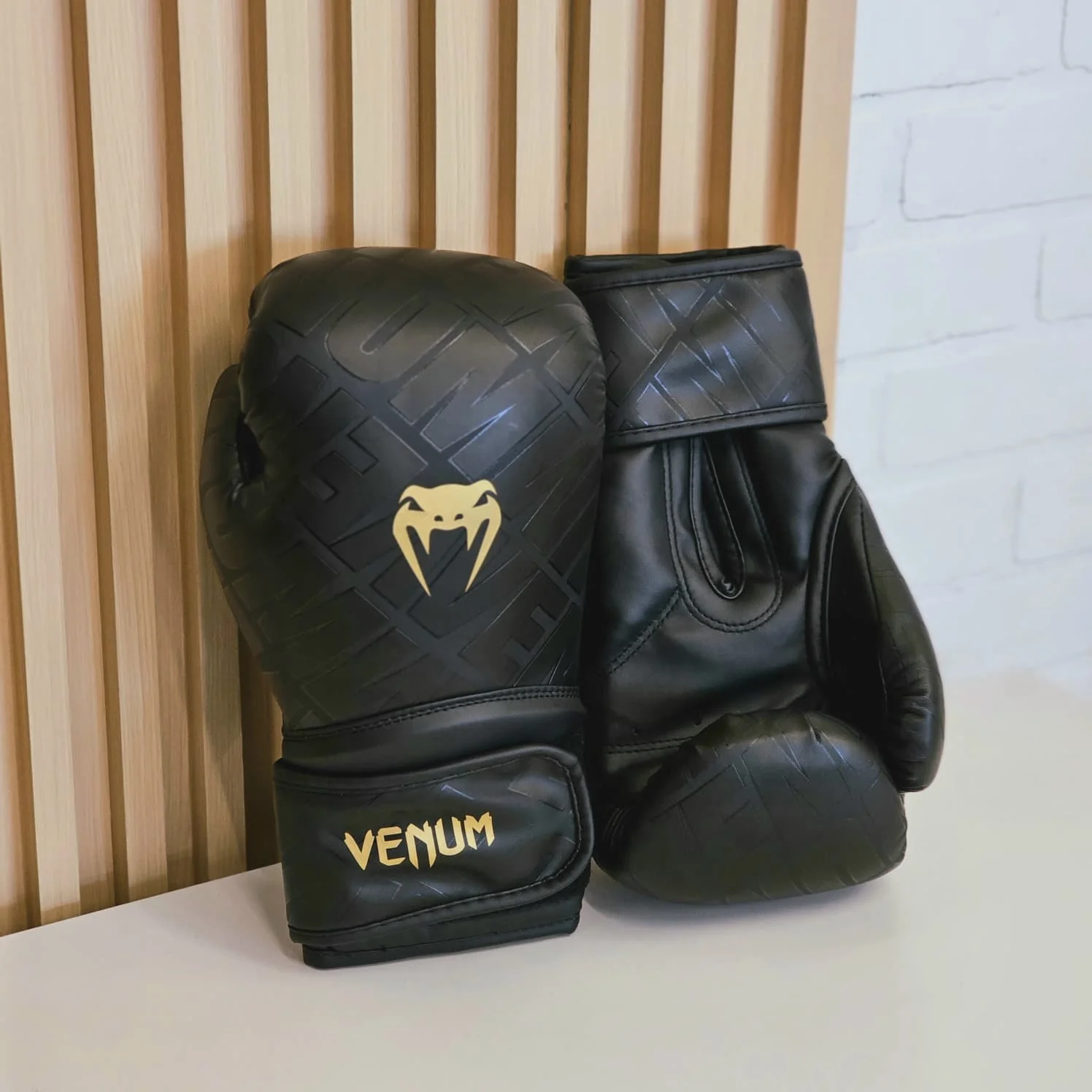 VENUM GLOVES CONTENDER 1.5 XT 3D TRAINING BLACK/GOLD - Image 2