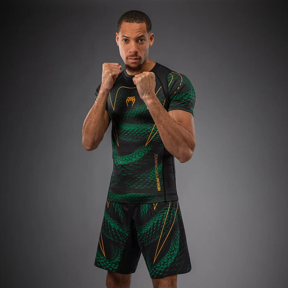VENUM RASHGUARD S/S MATUPA BLACK/GREEN/GOLD - Image 3