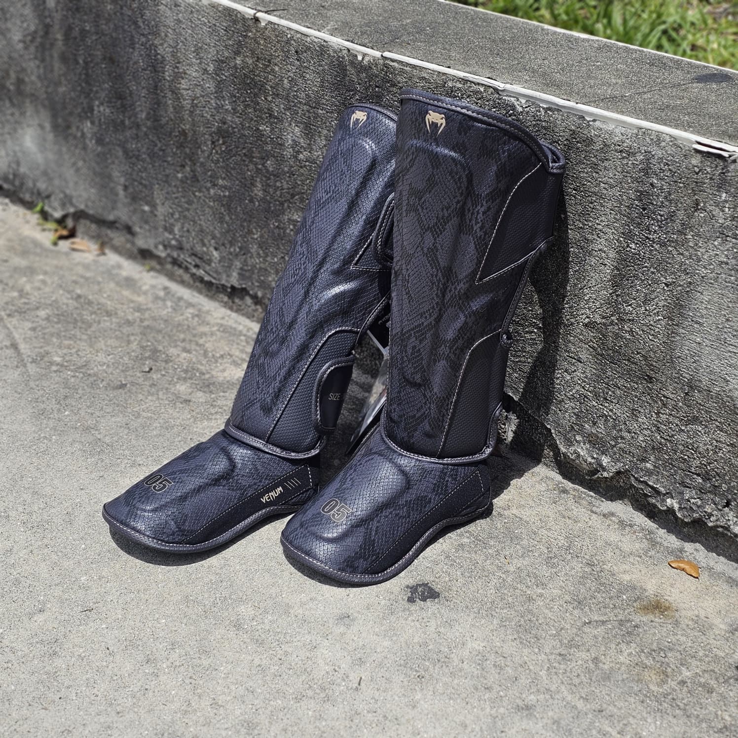 VENUM SHINGUARDS IMPACT EVO SCALE DARK PURPLE - Image 2